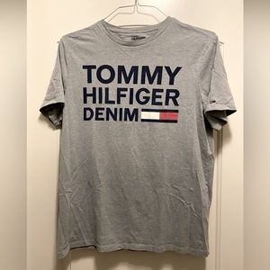 Tommy Hilfiger Tshirt - Size M